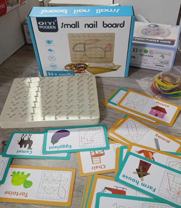TABLERO GEOMETRICO MONTESSORI PARA NIÑOS